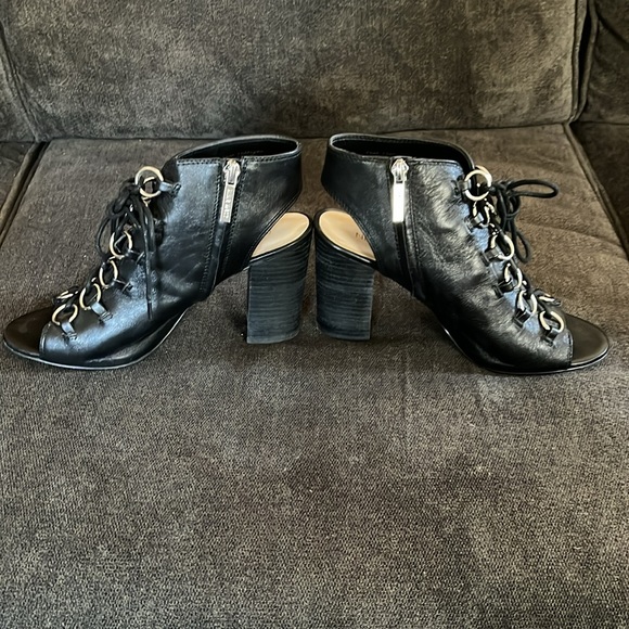 Nine West Corset shoe - Picture 6 of 6